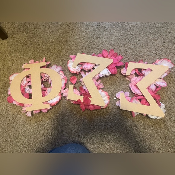 ΦΣΣ Phi Sigma Sigma Pink Flower Wooden Letters - Picture 3 of 3
